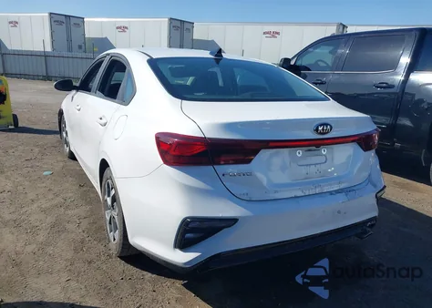 2021 Kia Forte Fe/Lxs z USA, uszkodzony, nr VIN 3KPF24AD0ME369385